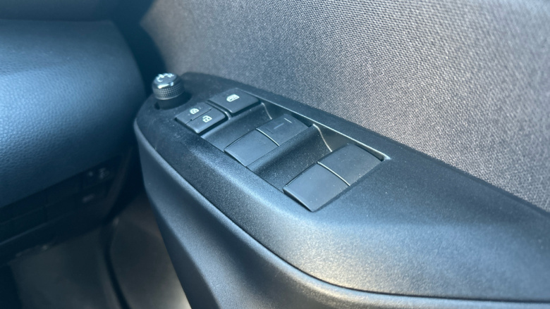 Toyota Yaris 1.5 Hybrid Design 5dr CVT Hybrid Hatchback